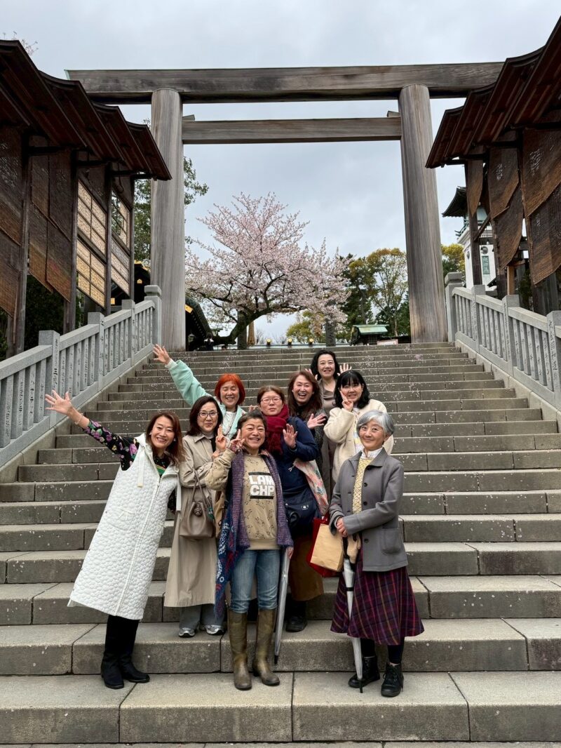 伊勢山皇大神宮前にて JFTAメンバー集合