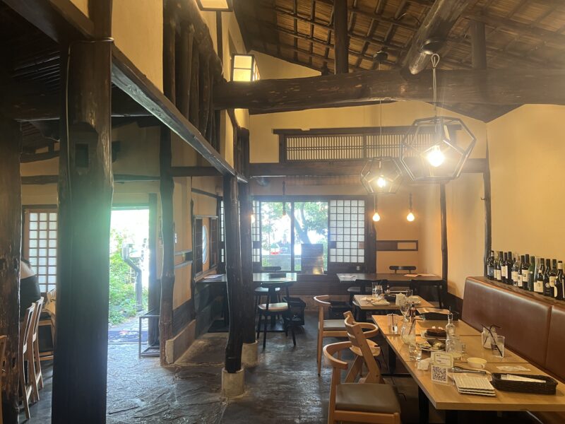 浅草 LaVASARA別邸 テーブル席